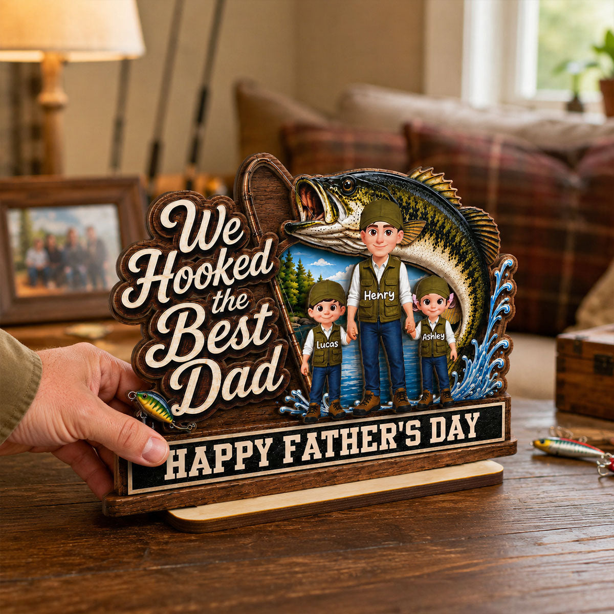 We Hooked The Best Dad Fishing Man & Kids 2D Flat - Personalized 2-Layered Wooden Plaque -  Gift For Fishing Dad