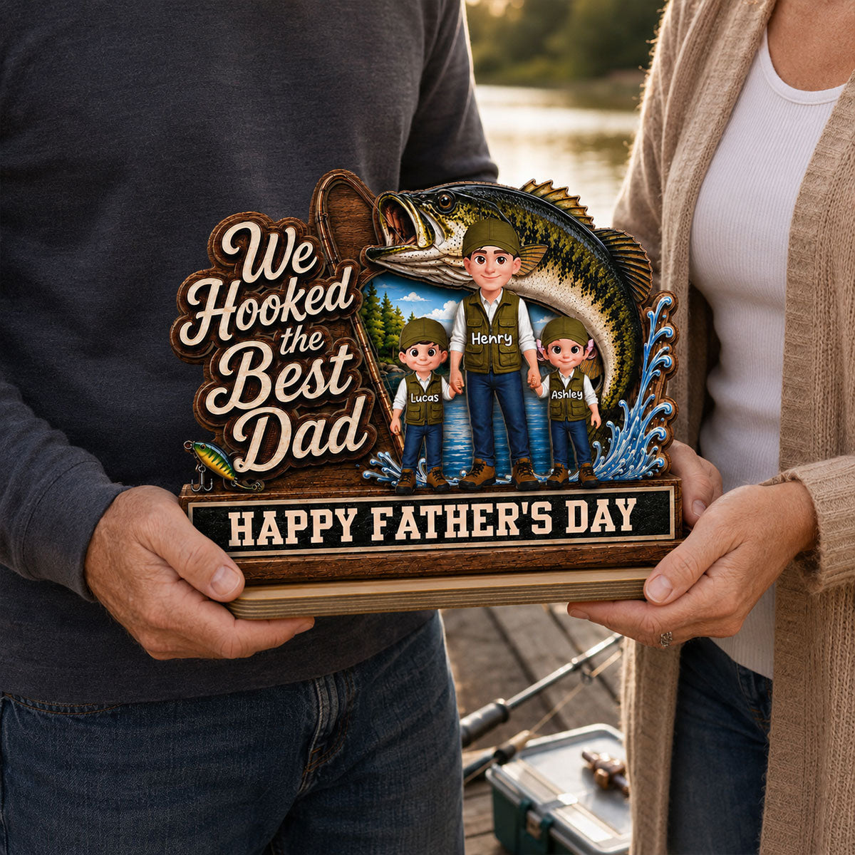 We Hooked The Best Dad Fishing Man & Kids 2D Flat - Personalized 2-Layered Wooden Plaque -  Gift For Fishing Dad