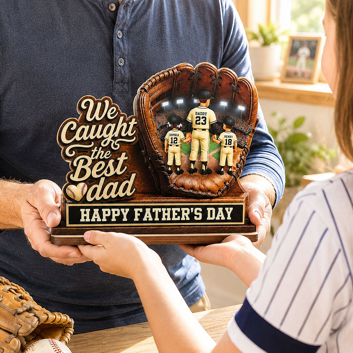 We Caught The Best Dad Dad & Kids In Glove - Personalized 2-Layered Wooden Plaque - Happy  For Baseball Dad