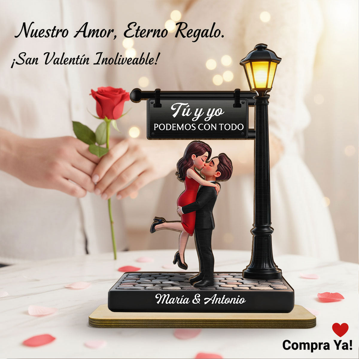 Romantic Spanish Couple Hugging Kissing Under Street Lamp Post - Personalized 2-Layered Wooden Plaque - Heartfelt Gift For Couple