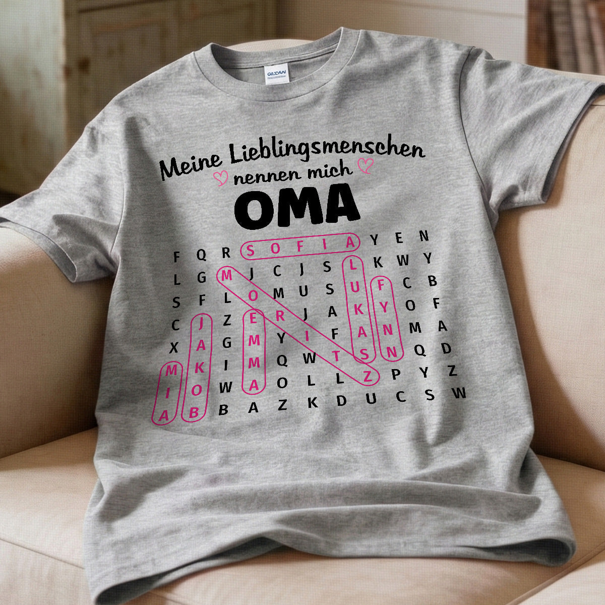 Meine Lieblingsmenschen nennen mich Oma Wortsuchrätsel – Personalisiertes Shirt – Geschenk für Oma