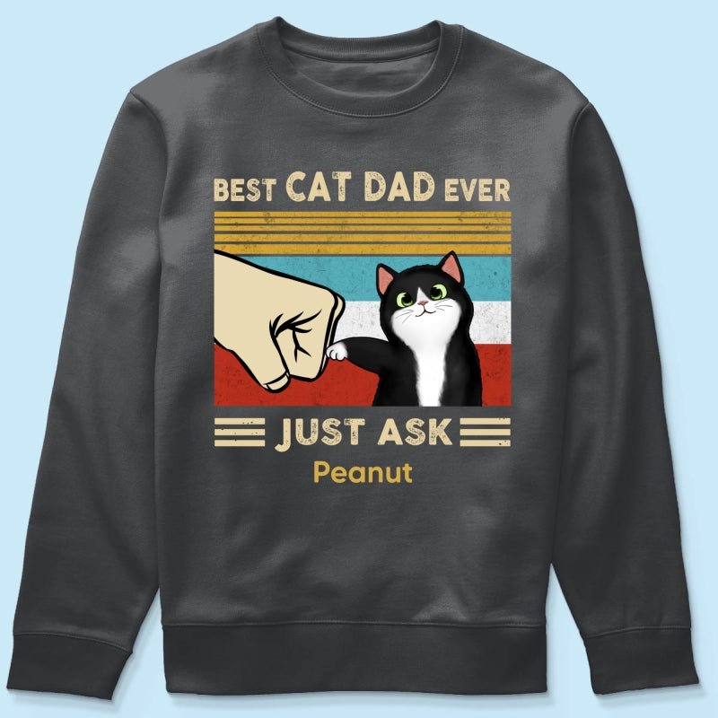 Custom Cat Fist Bump - Personalized Shirt - Perfect Gift for Cat Dads, Father's Day Gift for Husband, Gift for Him