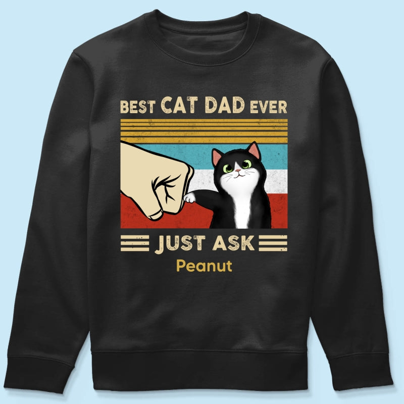 Custom Cat Fist Bump - Personalized Shirt - Perfect Gift for Cat Dads, Father's Day Gift for Husband, Gift for Him
