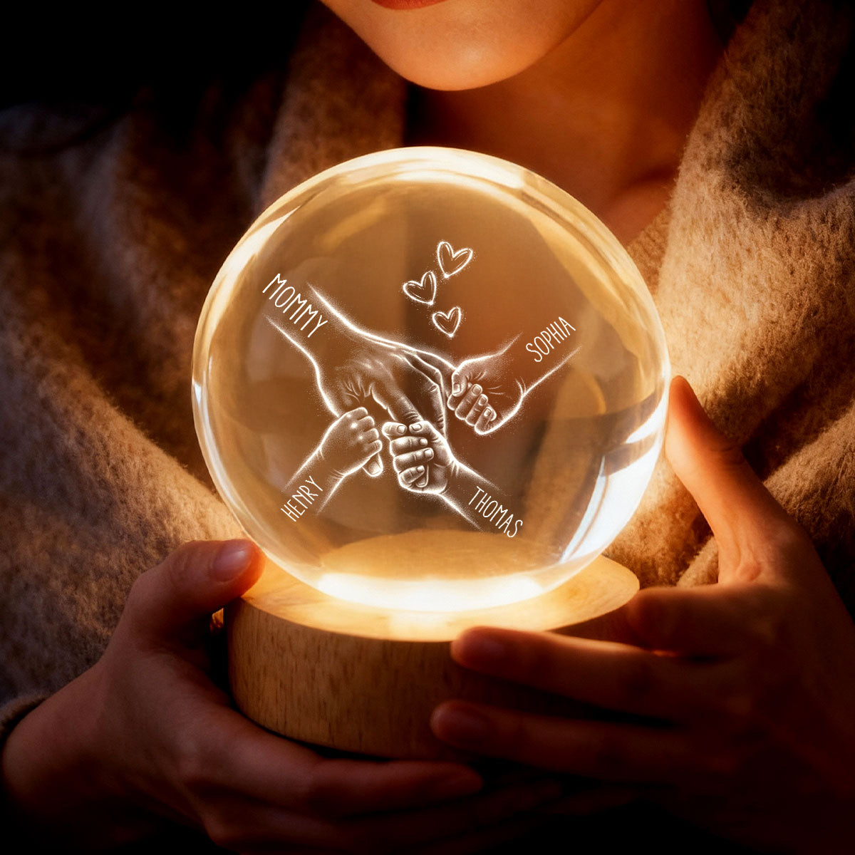 Kids Holding Mom's Hand - Personalized Crystal Ball LED Night Light - Heartfelt Mother's Day Gift for Mom, Wife